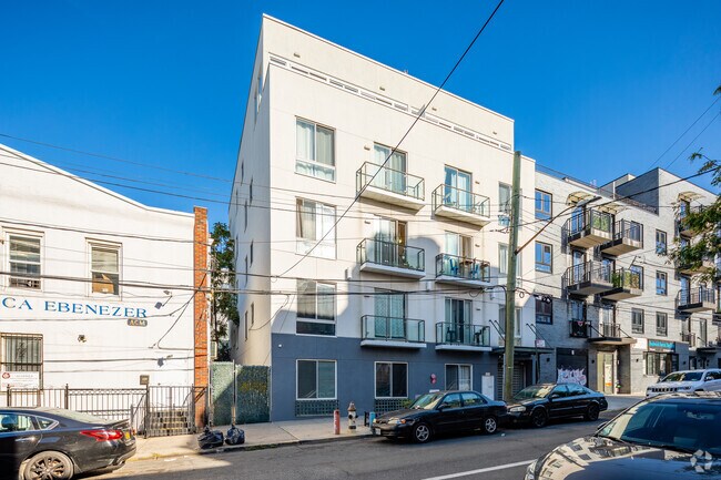 Photo - 369 Harman St