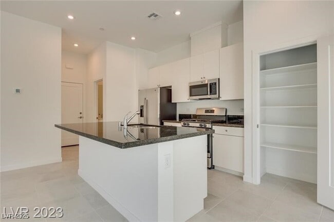 Building Photo - 2657 Conifer Canyon St Rental