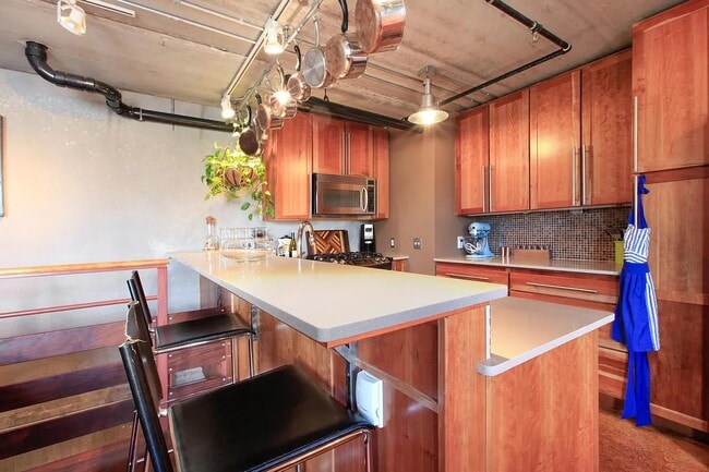 Photo - 2340 Curtis Street