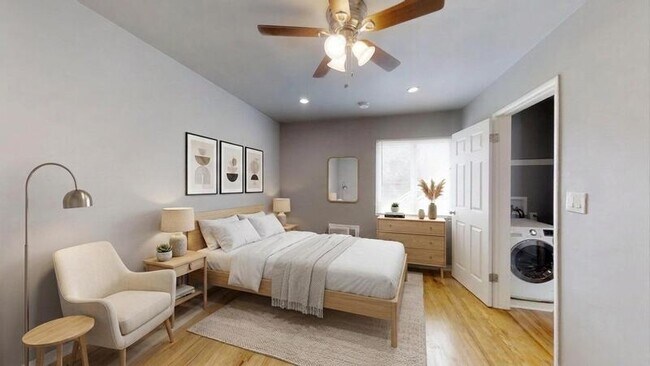 7016 1/2-7012 Flight Ave