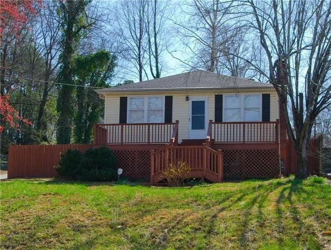 Building Photo - 1398 Woodmont Ln NW