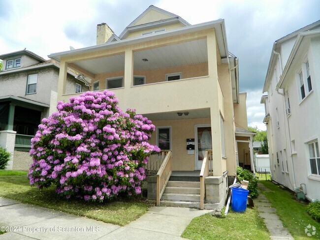 Building Photo - 622 Wheeler Ave Rental