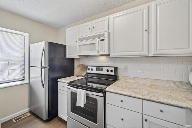 Photo - 2360 S Henderson St