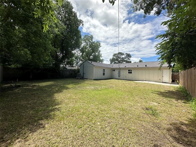 Building Photo - 5017 Kenilwood Dr Rental