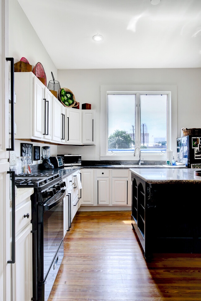 Photo - 120 Shadrach St