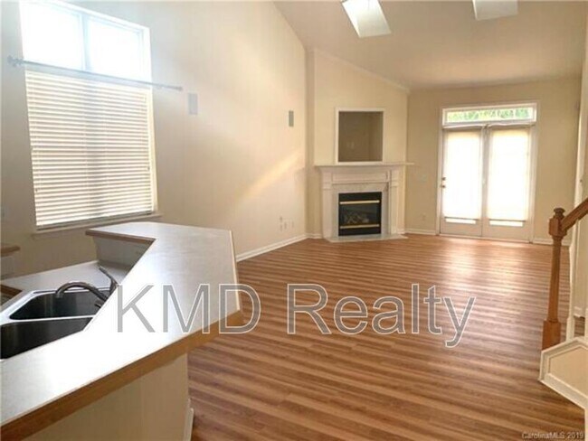 Photo - 9110 Scarcliff Ln