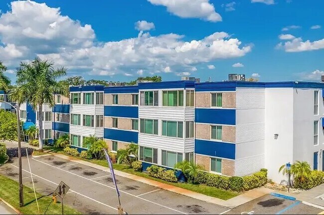 Building Photo - 3435 3rd Ave N