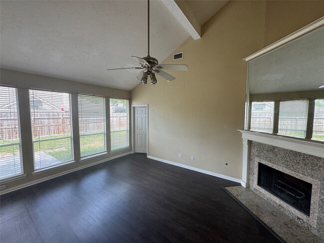 Photo - 2426 Hannover Way