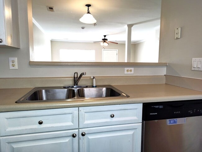 Photo - Cozy, 2 story, 2 bedroom, 2.5 bath Townhome Located in the Melrose Community!