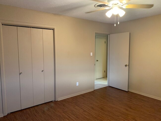 Photo - 1700 Scurry St