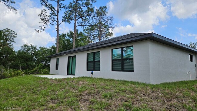 Photo - 1125 Copley St E