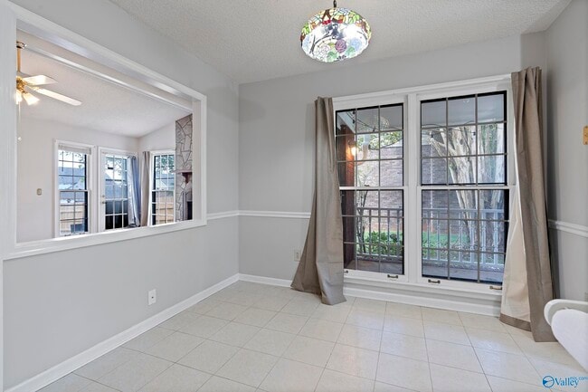 Photo - 112 Bridgestone Dr NE