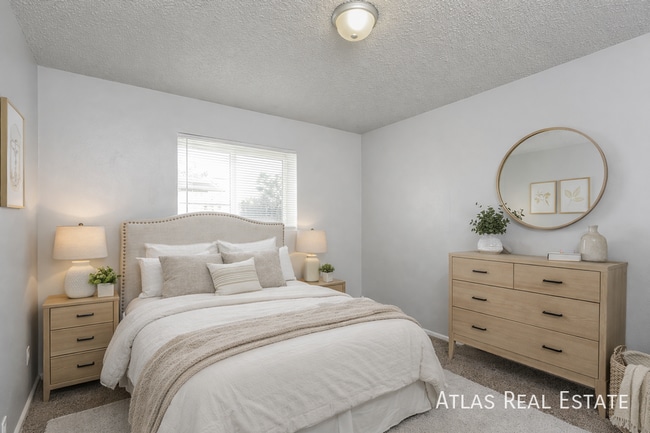 Photo - 1931 Henderson Ave Unidad 2