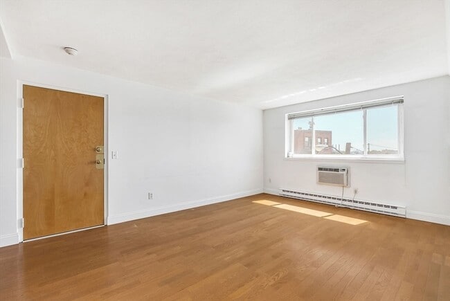 Photo - 326 Broadway Unit 15