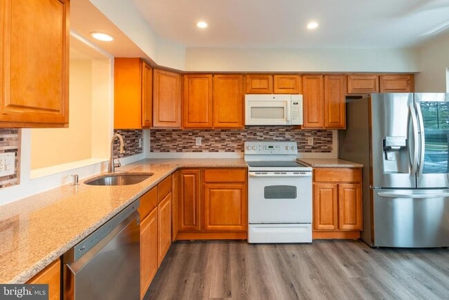 Building Photo - 308 Wayne Ct