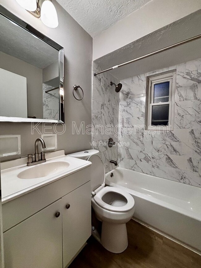 Building Photo - 516 East Dr Unit 2