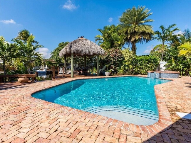 Building Photo - 2319 NE 16th Ave