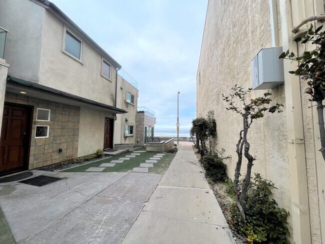 Photo - Updated 1 bedroom 1 bathroom Furnished Uni... Unidad 3757