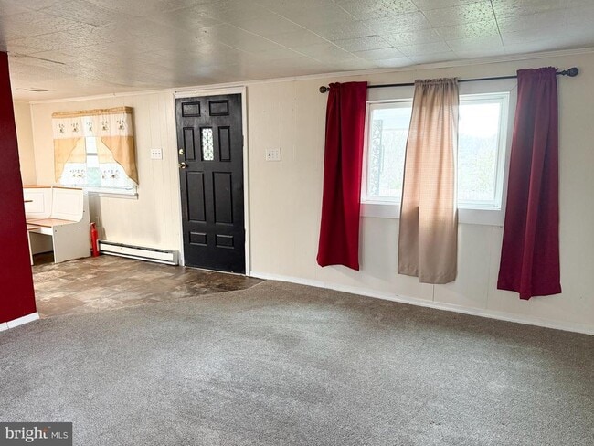 Photo - 213 W Chapline St