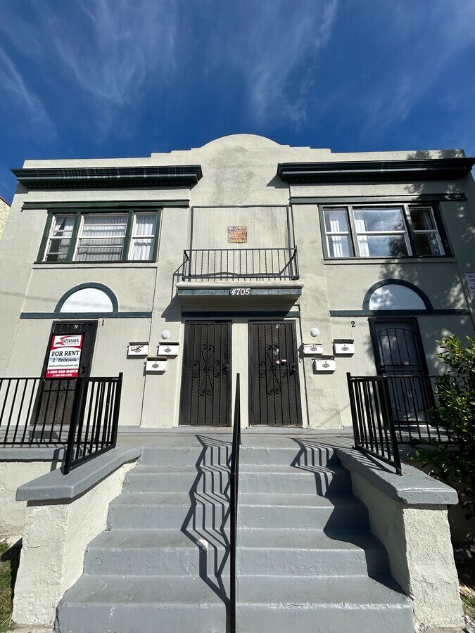 Photo - 4705 Willow Brook Ave