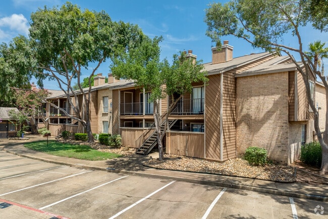 Building Photo - Estates at Westchase Rental