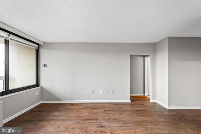 Photo - 3701 S George Mason Dr Unit 710N