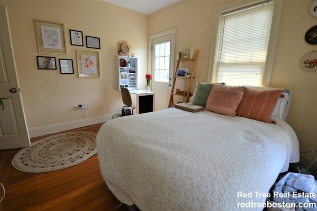 Photo - 74 Brooks St Unit 2