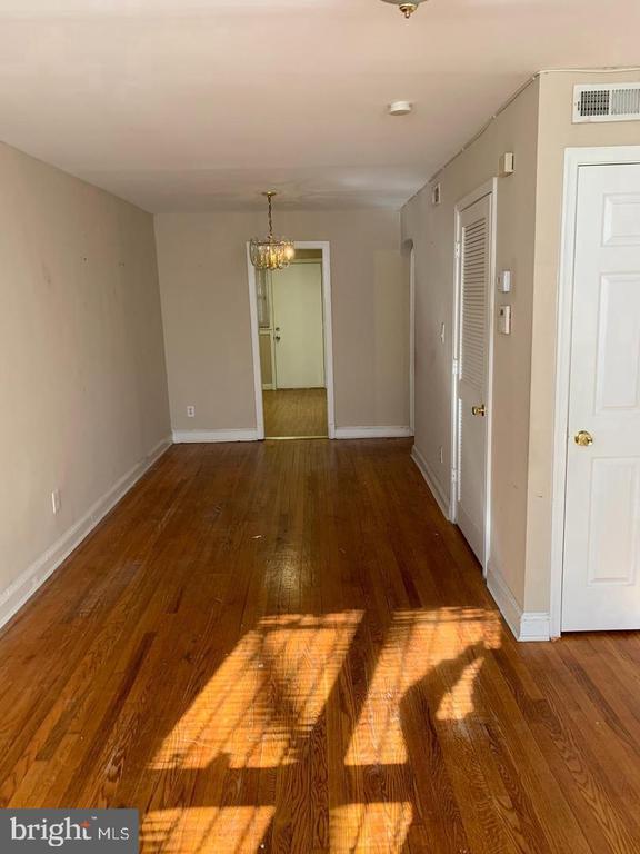 Photo - 141 Galveston Pl SW