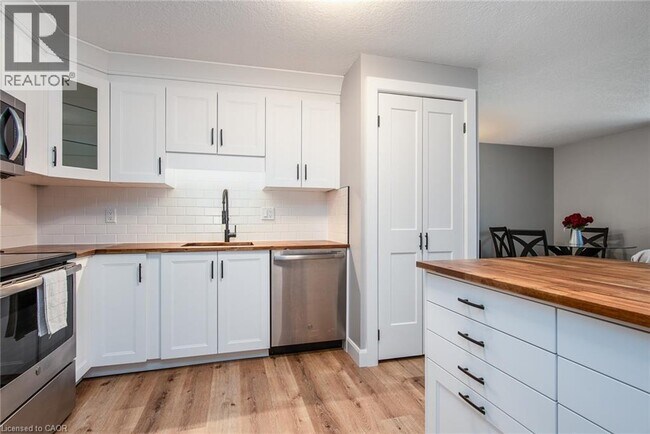 Photo - 339 Northlake Dr Unité 1