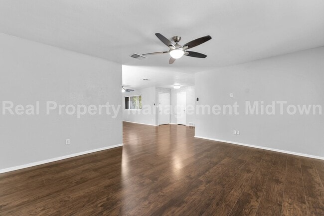 Photo - 2827 Blackwood Dr