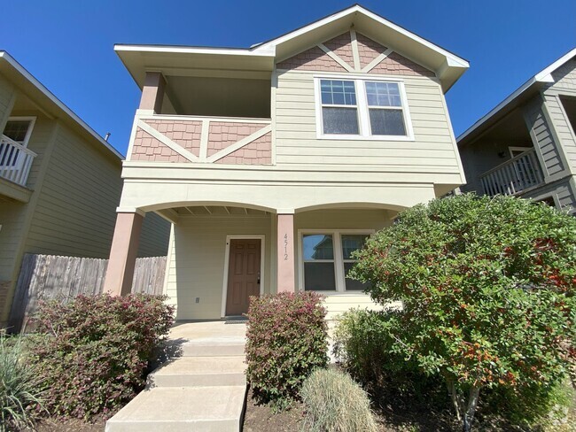 Building Photo - Modern Comfort Meets Ideal Location - 3BR/... Rental