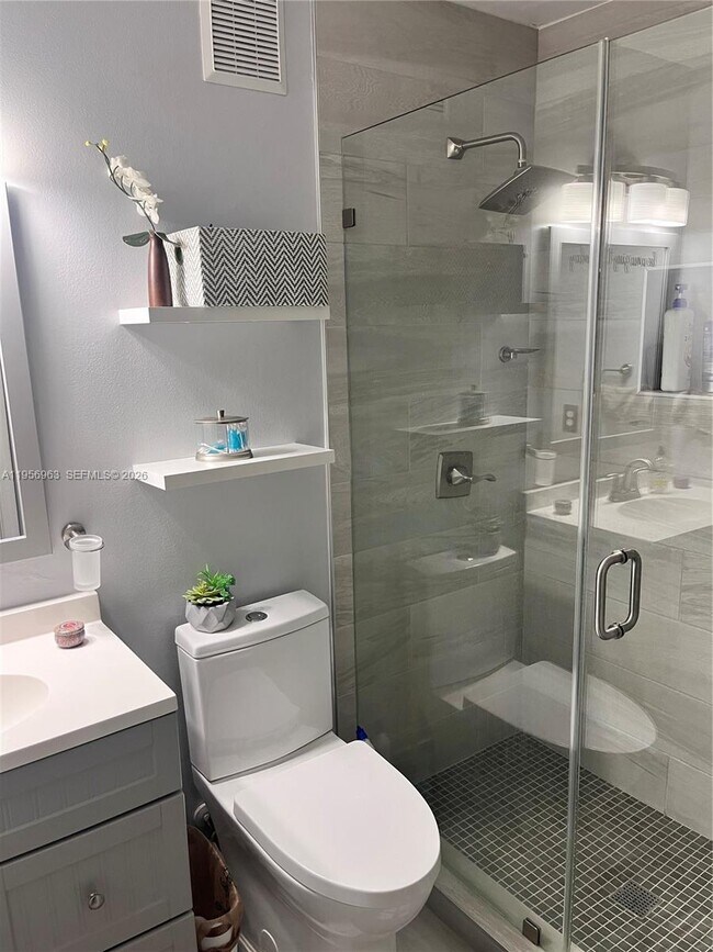 Photo - 4746 Lago Vista Dr