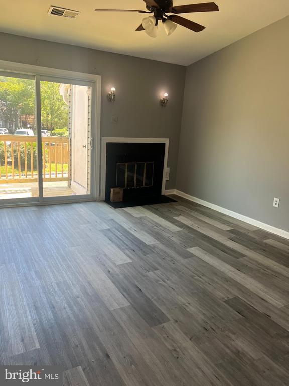 Building Photo - 8623 Beekman Pl Unit 23C