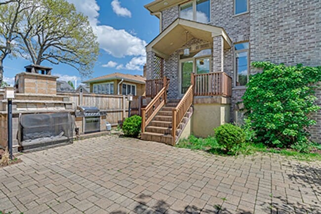 Photo - Spacious & Modern Townhouse in HIGHWOOD!