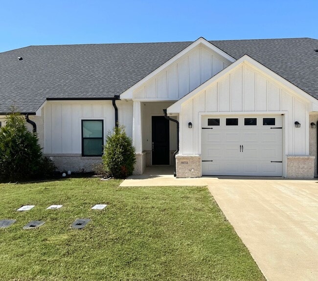 Building Photo - 10772 County Rd 169
