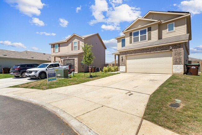 Building Photo - Charming Home Awaits: Spacious & Modern Living in a Prime Location