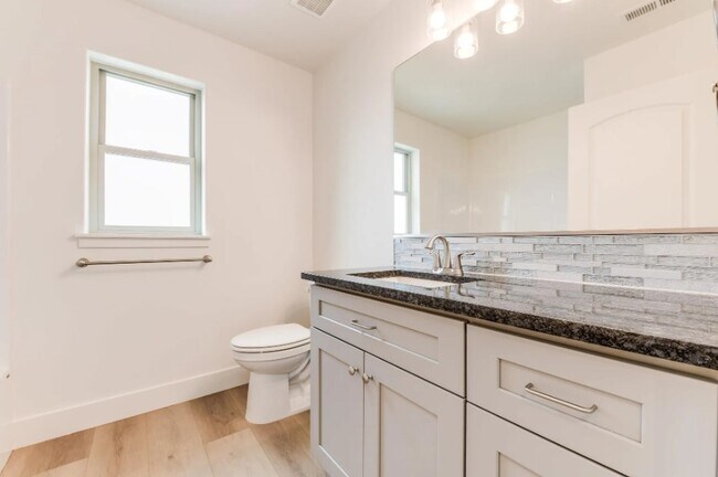 Photo - 95 E 22nd Pl