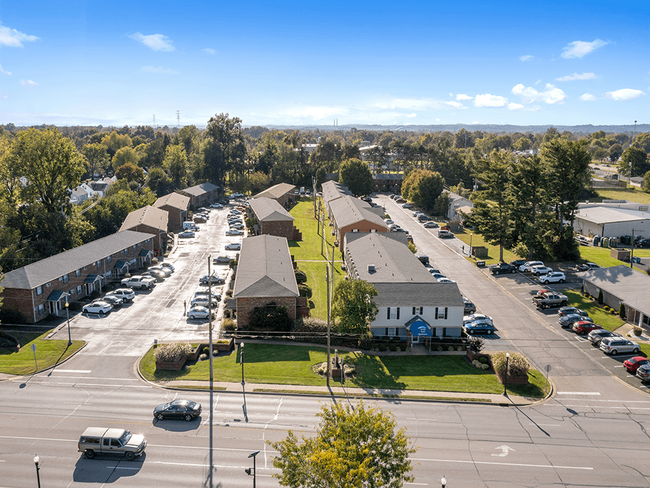 Come Tour Our Community Today! - Huntley Ridge Clarksville Apartments