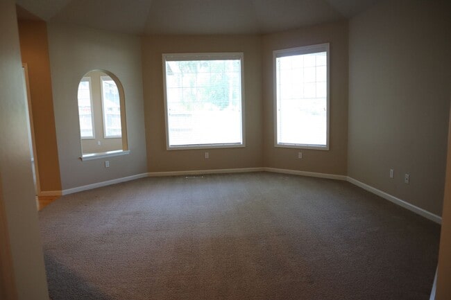 Photo - 902 NW 96th Cir