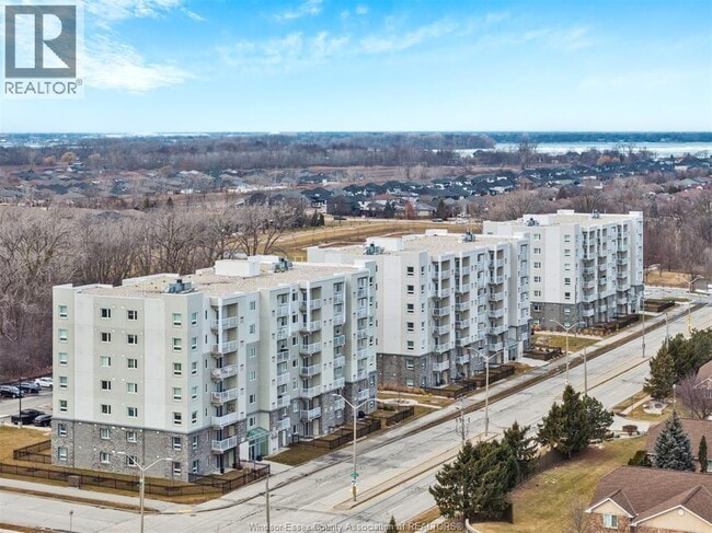 Photo - 1611 Banwell Rd Unité 615