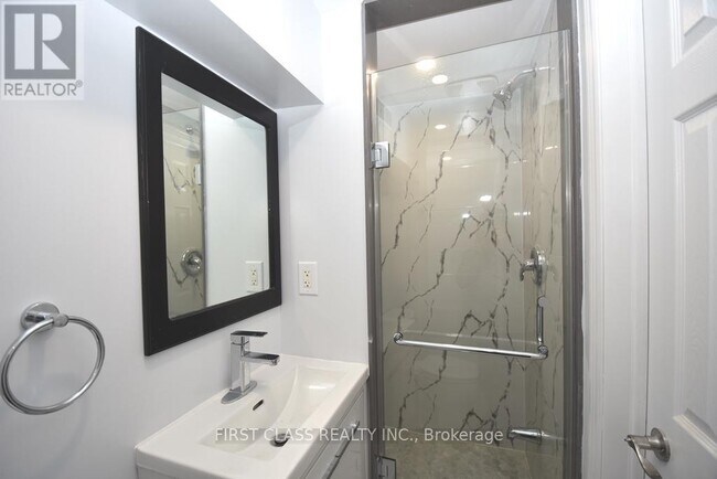 Photo - 133 Coxwell Ave