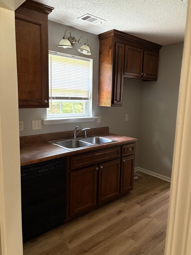 Photo - 1404 Georgia Ave SE