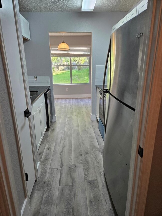 Photo - 10001 Parliament House Rd