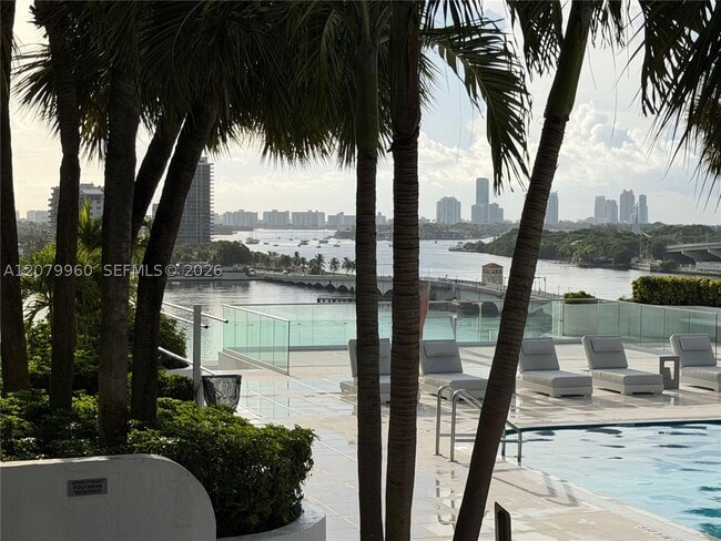 Building Photo - 1717 N Bayshore Dr Unit A-1145