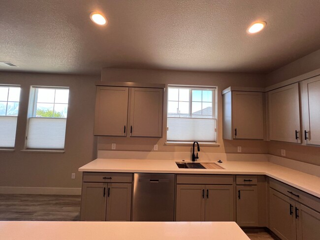 Photo - MUST SEE! 2/2.5/2 Townhome in Gardnerville