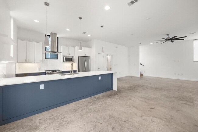 Photo - 4711 Gonzales St