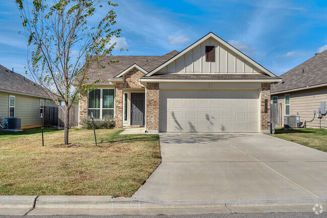 Building Photo - 532 Fallbrook Dr Rental