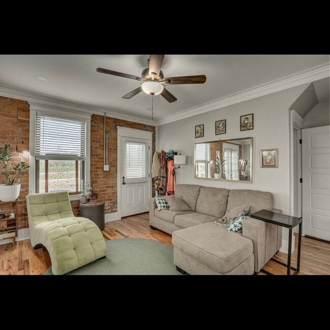 Photo - 235 W 4th St Unit 235