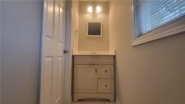 Photo - 854 Fayetteville Rd SE