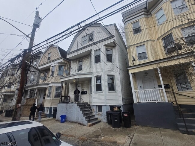 Building Photo - 102 South St